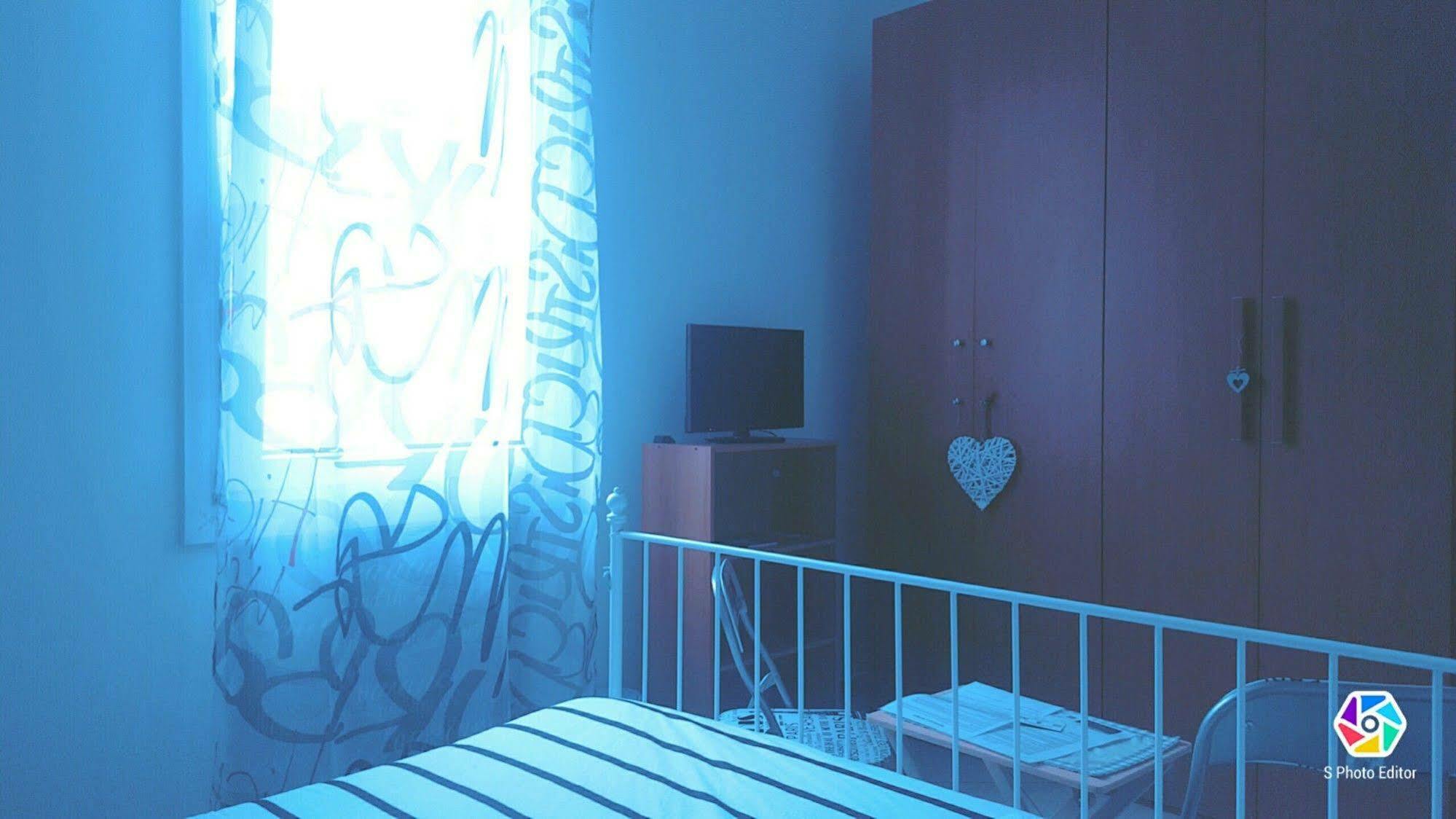 ボローニャ Stazione Centrale Bed & Breakfast エクステリア 写真