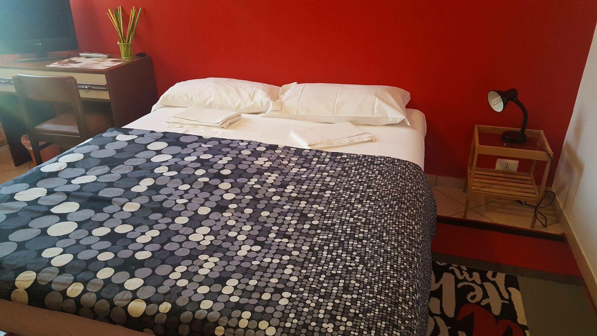 ボローニャ Stazione Centrale Bed & Breakfast エクステリア 写真